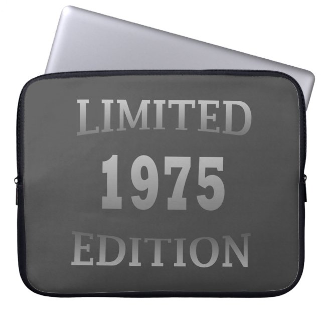 Born in 1975 birthday limited edition laptopschutzhülle (Vorderseite)
