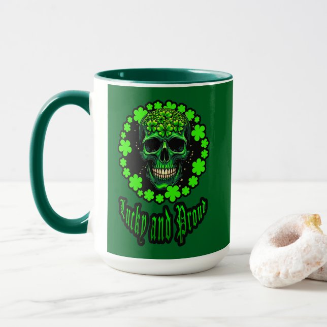 Born Lucky Skull St Patrick’s Day Shirt – caneca Tasse (Mit Donut)