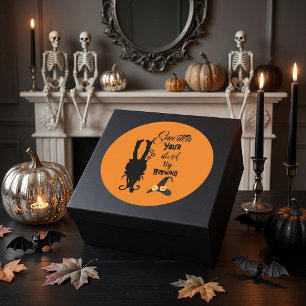 Böse Hexe Umgedrehter Kessel Halloween-Party Runder Aufkleber