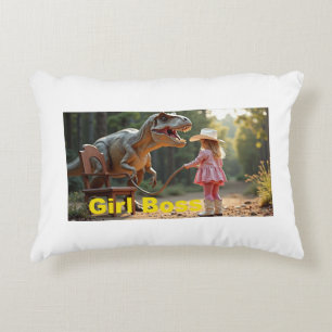 Boss Girl trainiert Dino Dekokissen