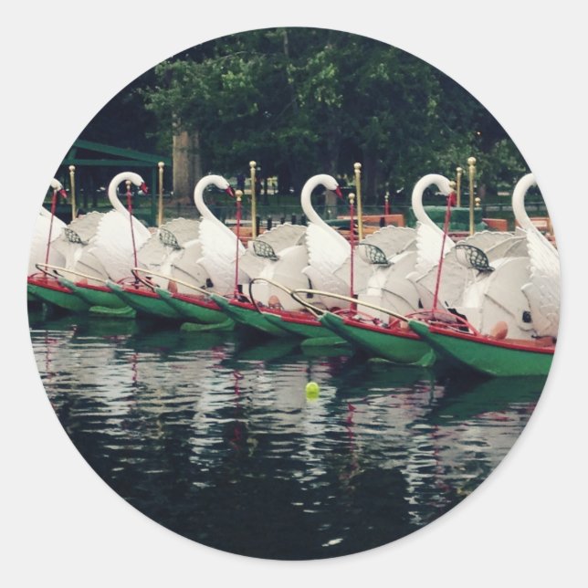 Boston Public Gardens Swan Boote Runder Aufkleber (Vorderseite)