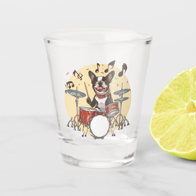 Boston Terrier Dog Playing Drums Schnapsglas (Vorderseite)