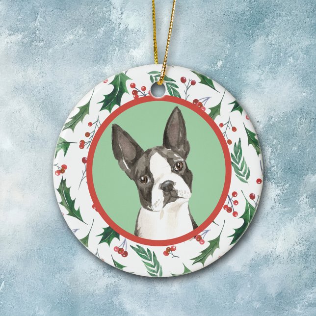 Boston Terrier Dog Red Berry Holly Border Keramik Ornament (Von Creator hochgeladen)