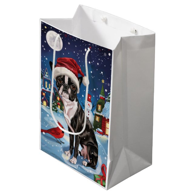 Boston Terrier Dog Winter Wonderland Weihnachtsfre Mittlere Geschenktüte (Vorderseite Schrägansicht)