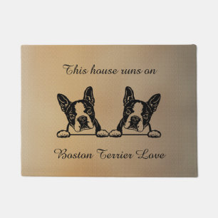 Boston Terrier Runs auf Liebe Fußmatte