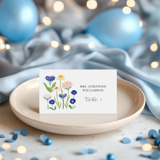 Botanical Dusty Blue Wildflower Baby Shower Platzkarte (Von Creator hochgeladen)