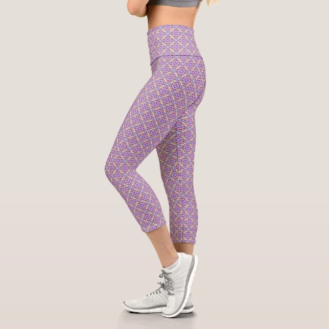 Botanical Pop - Berry Capri Leggings (Links)