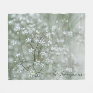 Botanische Baby's Breath-Blumenfoto und Ihr Name Fleecedecke