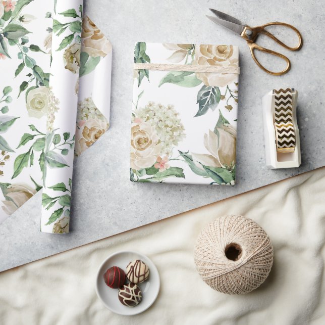 Botanische Hochzeit auf Cream Floral Geschenkpapier (Kunsthandwerk)