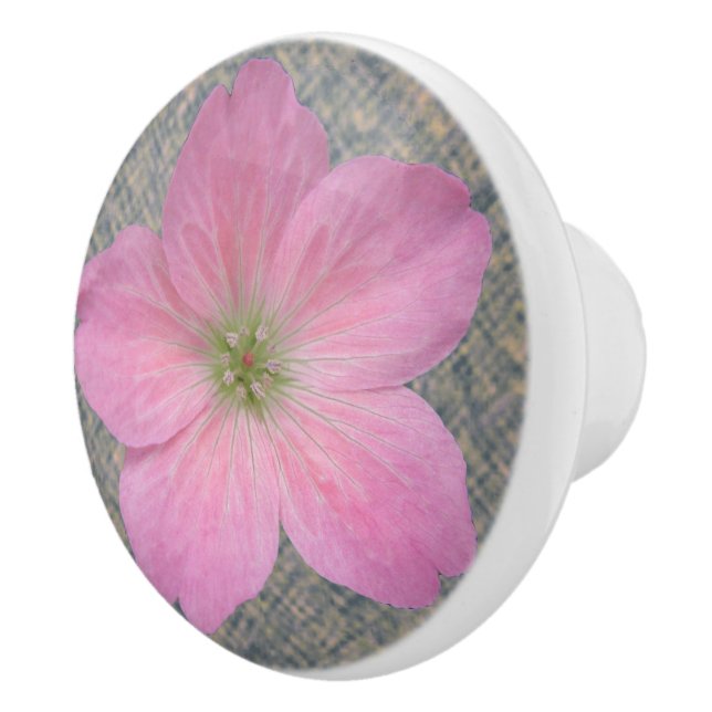Botanische Pink-Geranium-Blume auf jeder Farbe Keramikknauf (Rechts)