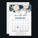 Botanischer Navy Blush Pink Rose Save the Date<br><div class="desc">Bitte klicken Sie auf den Link "Klicken Sie, um weitere Einstellungen vorzunehmen", um das Herz auf das gewünschte Datum zu verschieben. Der schöne Blumenkalender rette das Datum mit handgemalten Aquarellbildern / Rose in kräftigen Farben von Marineblau und Rosa/Rosa/Pfirsich und charmanten handgeschriebenen Schriftart. Bitte kontaktieren Sie mich für Hilfe bei der...</div>