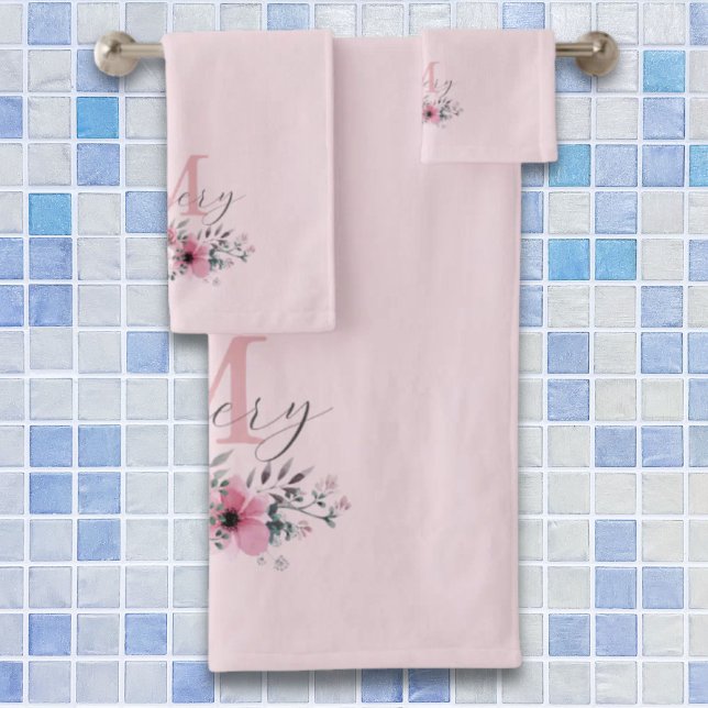 Botanisches chicrosa Aquarellblütenmonogramm Badhandtuch Set (Botanical chic pink watercolor floral monogram bath towel set)