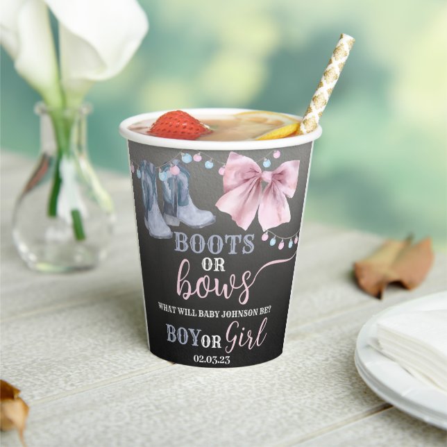 Bottes ou arcs Tasse en papier. Gobelets en papier (Insitu)