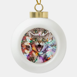 Boule En Céramique Chat drôle dans les lumières de vacances