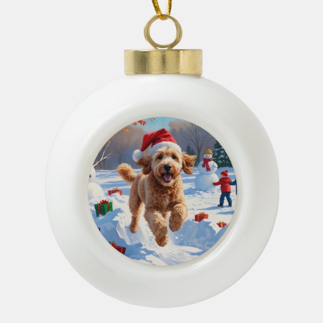 Boule En Céramique Goldendoodle Courir en neige avec Casquette de Noë (Devant)