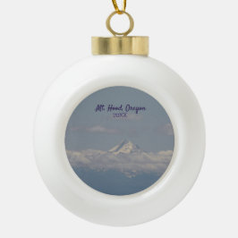 Boule En Céramique Mt. Hood, Oregon, dans les nuages Photo