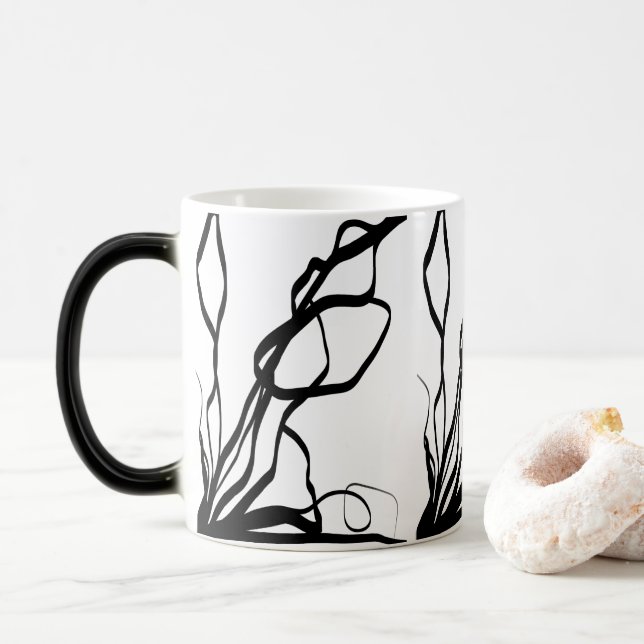 Bouquet Blanc: Abstrakt Weiß und Schwarz Verwandlungstasse (Mit Donut)