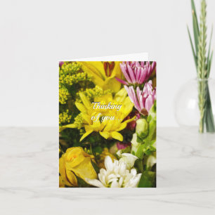 Bouquet des fröhlichen, farbenfrohen Denkens über Karte