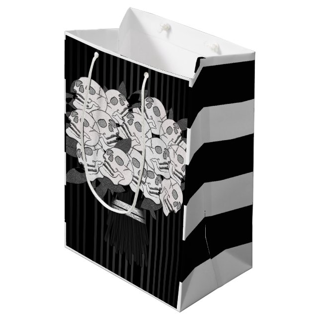 Bouquet von Skull-Rose Schwarz-Weiß-Party Hochzeit Mittlere Geschenktüte (Vorderseite Schrägansicht)