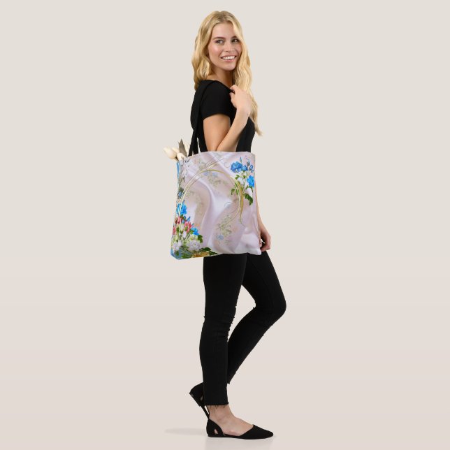 Bouquets von mehrfarbigen Rose auf Seidentexturen Tasche (Am Model)
