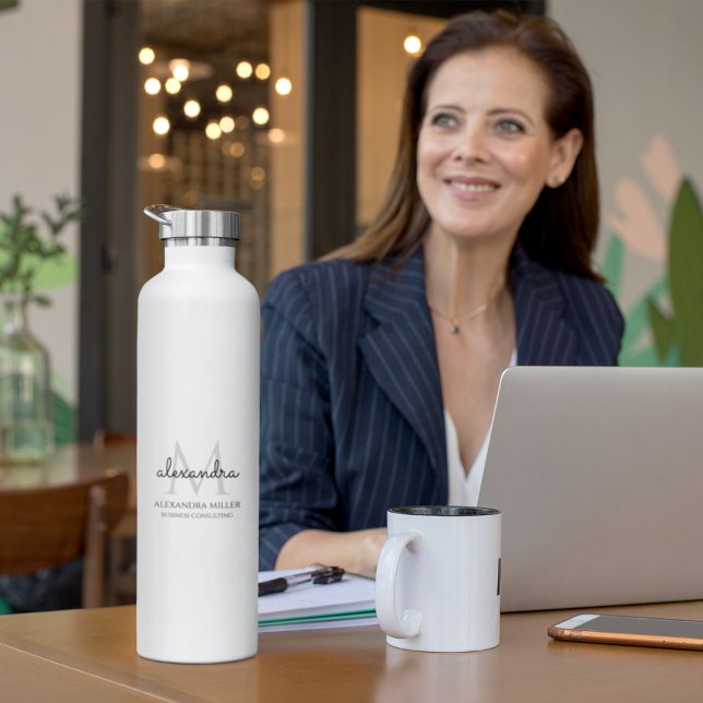 Bouteille D'eau Élégant Noir et Blanc Simple Monogramme Nom (Créateur téléchargé)