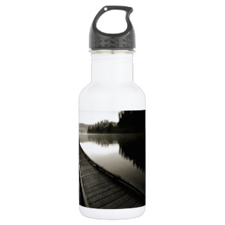 Bouteille D'eau En Acier Inoxydable Bateau quai par lac