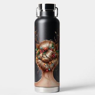 BOUTEILLE D'EAU FEMME AVEC DES LUMIÈRES DE NOËL COLORÉES DANS SES
