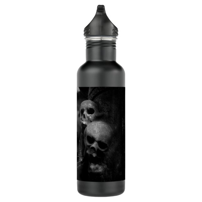 Bouteille D'eau Goths, cimetière gothique (Droite)