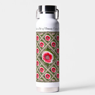 Bouteille d'eau isolée avec des pavots rouges et b