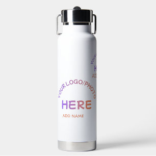 Bouteille d'eau isolée avec logo personnalisé de l