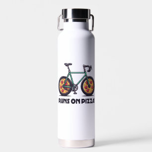 Bouteille D'eau Le Vélo Passe Sur La Pizza