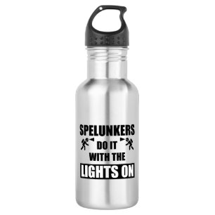 Bouteille D'eau Les Spelunkers Le Font Avec Les Lumières Sur