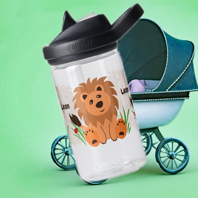 Bouteille D'eau Lion mignon dans l'herbe avec coccinelle, enfants (Créateur téléchargé)