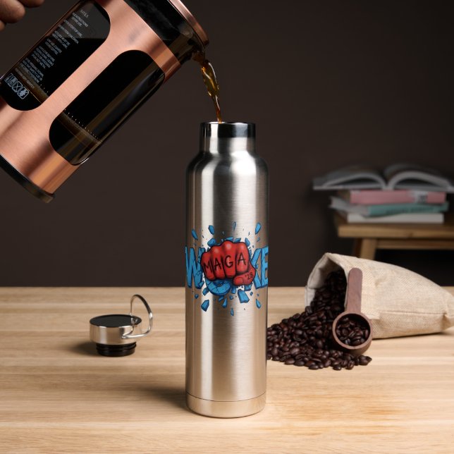 BOUTEILLE D'EAU RED MAGA 28 FIST PUNCHES THROUGH WOKE (Café (pivoté))