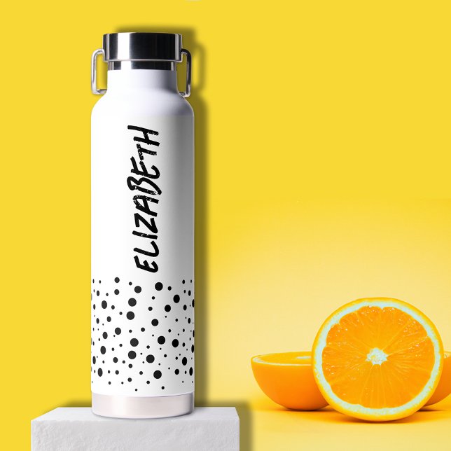 Bouteille moderne d'eau noire et blanche (Modern black dots on white water bottle personalized with your name)