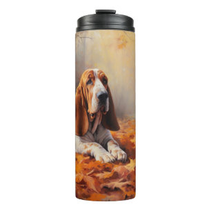 Bouteilles Isothermes Basset Hound dans les feuilles d'automne qui tombe