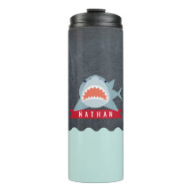 Bleu marin requin sous l'eau