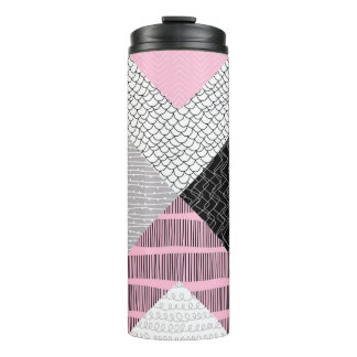 Bouteilles Isothermes Carreaux de patchwork, motif de dessin main libre.