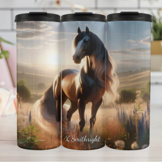 Bouteilles Isothermes Cheval majestueux champ doré coucher de soleil