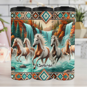 Bouteilles Isothermes Chevaux Sauvages Traversant Les Cascades D'Automne
