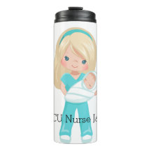 Infirmière NICU personnalisée tenant Noël bébé