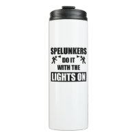 Les Spelunkers Le Font Avec Les Lumières Sur