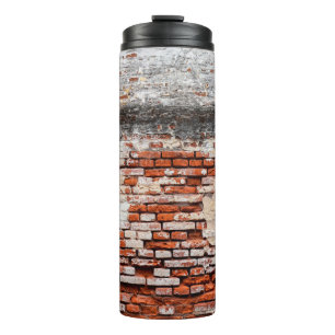 Bouteilles Isothermes  mur de briques sur la route abandonnée, abstraite