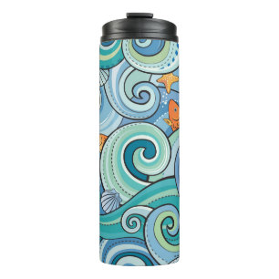 Bouteilles Isothermes Poissons parmi le motif de vagues