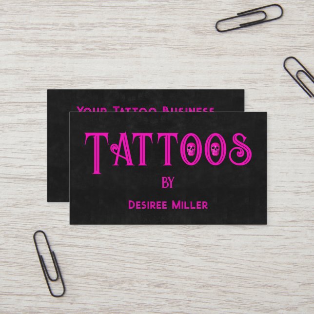 Boutique de tatouage Fille rose Carte de visite cr (Devant/Arrière en situation)