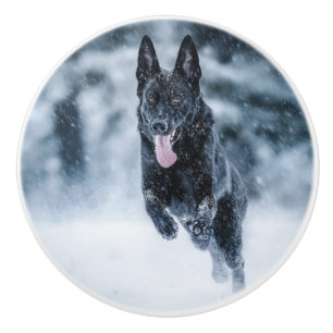 Bouton De Porte En Céramique Black German Shepherd in snow Duvet Cover