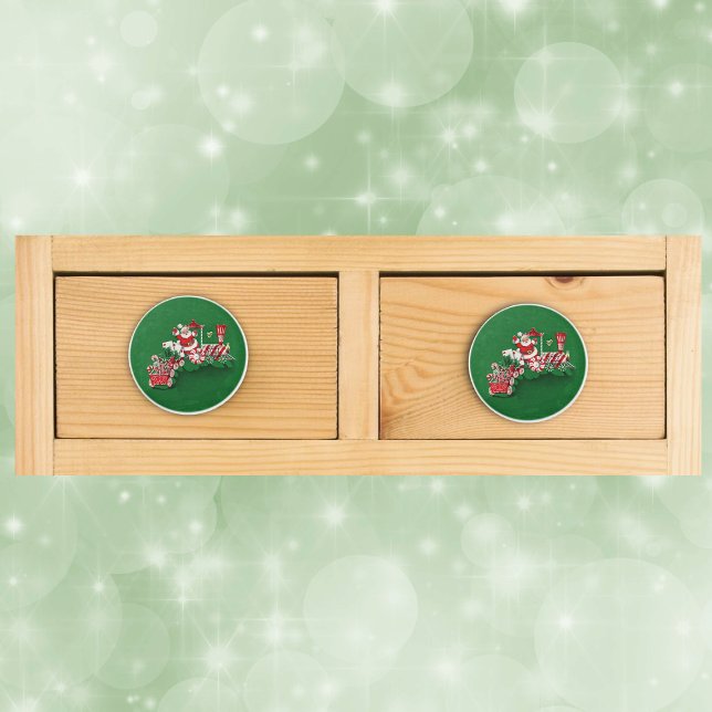 Bouton De Porte En Céramique Train vintage Santa Claus Pepperment Candy (Jolly Santa Claus on peppermint candy train on green Christmas drawer knob pull.)