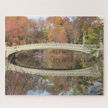 Bow Bridge Landschaftlich Reflektion Herbst Zentra<br><div class="desc">Die Bow Bridge im Central Park mag heute noch weit entfernt erscheinen, aber nach ihrer Fertigstellung werden Sie es auch selbst genießen können. Eine schöne Aussicht auf die Bow Bridge im Central Park. Alle Design-Fragen, senden Sie einfach eine E-Mail an charmdesignstudio@rcn.com und wir freuen uns, Ihnen zu helfen. Die Größe...</div>