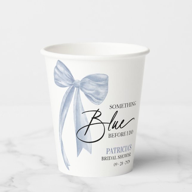Bow etwas Blau, bevor ich Bow Brautparty Pappbecher (Vorderseite)