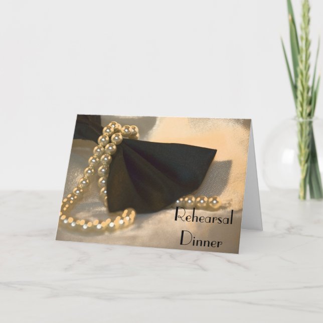 Bow Krawatte und White Pearls Hochzeit Probe Dinne Einladung (Vorderseite)